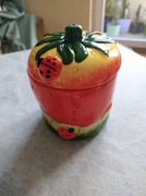 Ceramiczny kolorowy pojemnik pomidor  truskawka z pokrywką vintage 