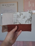 Elegancka kosmetyczka upcycling romantyczny styl saszetka nerka organizer