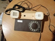 Stary telefon biurowyTesla