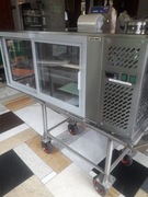 Witryna chłodnicza nadstawna na napoje desery