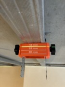 Zestaw 4 uchwytów do poziomowania profili CD60 – regulacja 10/20/30 mm