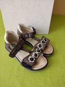 Sandałki dla dziewczynki 26