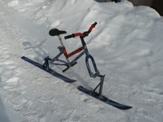 Narty, slizgacze, snowbike, zabawa