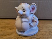 Myszka z piłką złocona ceramiczna figurka 7cm