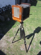 Stary aparat fotograficzny  statyw klisza 