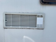 Kratka wentylacyjna wylotu spalin Lodówki Dometic (L100)