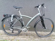 Rower bTwin Original trekkingowy uniwersalny rama L unisex dynamo w kole