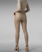 Legginsy push up M.Sara z eko skóry - beżowe S/M