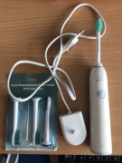 Elektryczna szczoteczka do zębów Philips HX3210B z zasilaczem + 3 końcówki