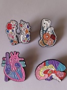 Metalowa przypinka pin broszka wpinka
