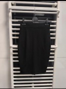 Czarna dopasowana spódniczka Amisu rozmiar XS 34 wiskoza