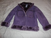 Zamszowy kożuszek fiolet dla dziecka 7-8 lat