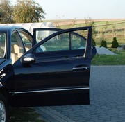 Mercedes E klasa W211 drzwi tył lewe niebieski
