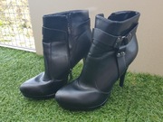 Ocieplane buty damskie na obcasie r.40