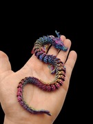 smok z druku 3d chiński z rogami mieniący się multikolor