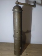 Zabytkowy mosiężny młynek do pieprzu Biedermeier