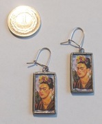 Wiszące kolczyki z Fridą Kahlo - ręcznie robione