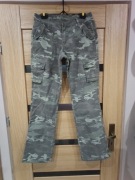 Spodnie typu bojówki (cargo) - moro