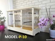 Klatka woliera drewniana dla ptaków egzotycznych.