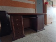 Biurko gabinetowe Klose z litego drewna