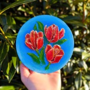 Magnes na lodówkę tulipan - ręcznie malowany, idealny na prezent 