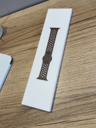 Apple Watch Nike Sport Band 41 mm – Olive Gray / Black (Nowy)