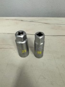 Nasadki KRONE do świec 1/2 21 16 2 sztuk