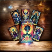 Kolekcjonerskie karty tarota inspirowane wizerunkami fantasy obcych 