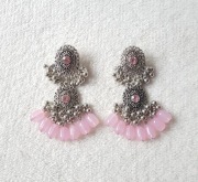 Długie kolczyki orientalne retro srebrny kolor różowy koraliki arabia