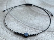 Bransoletka na sznurku serce czarne Agat hematyty prezent na Walentynki