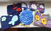Torebka z paskiem szydełkowa rękodzieło dla dziewczynki 