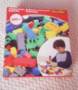 Zestaw klockow zawierający 500 el