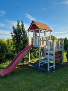 Domek ze zjeżdżalnią 