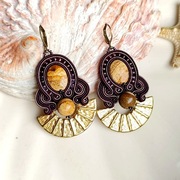 Kolczyki sutasz soutache z jaspisem i złotymi wachlarzami eleganckie boho