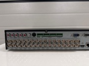 Hikvision DS-7332HGHI-SH DVR 32CH 1080p z hasłem + monitor
