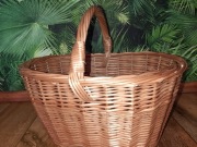 Kosz wiklinowy zakupowy.