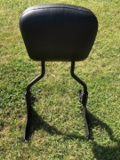 oparcie sissy bar na klik Harley Crossbones