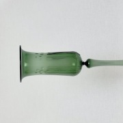 Wazon szklany zielony smukły, wysoki kielich – ok. 26 cm, styl vintage
