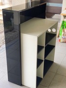 lada sklepowa czarny połysk i biały mat oraz 2 czarne kontenery- półki