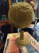 globus dekoracyjny pokryty materiałem pluszowym