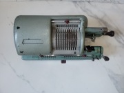 Zabytkowa maszyna do liczenia TRIUMPHATOR