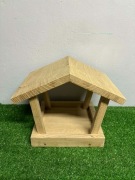 Karmnik 25 cm na 25 cm