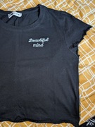 Czarny crop top z napisem na piersi "Beautiful mind" FB Sister M