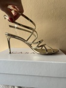 Złote szpilki Casadei 