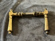 Stara klamka bez szyldów.