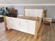 ŁÓŻKO SOSNOWE W STYLU PROWANSALSKIM