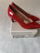 Szpilki czerwone zamszowe rozmiar 38 Tomaris