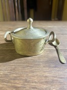 Stara metalowa cukiernica. Ręcznie zdobiona.