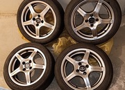 Felgi marki Toyota z oponami 16 cali- cena za 4 szt.