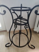 Kwietnik kuty przez kowala, rękodzieło 